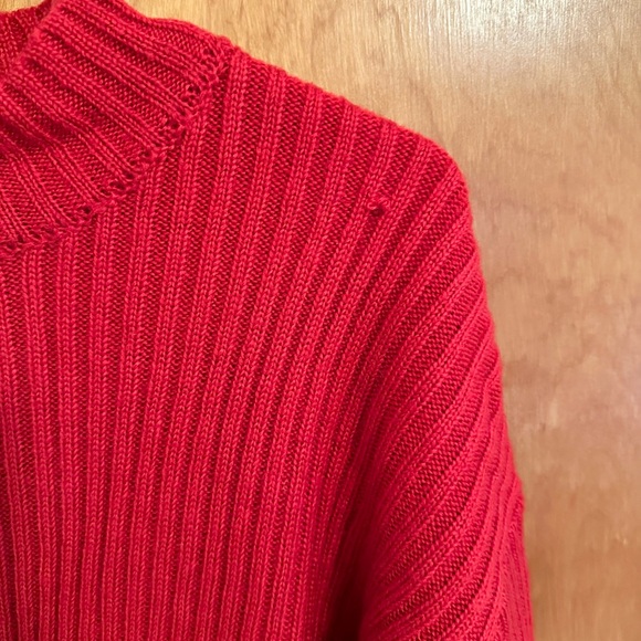 Forever21 red sweater - Picture 5 of 5